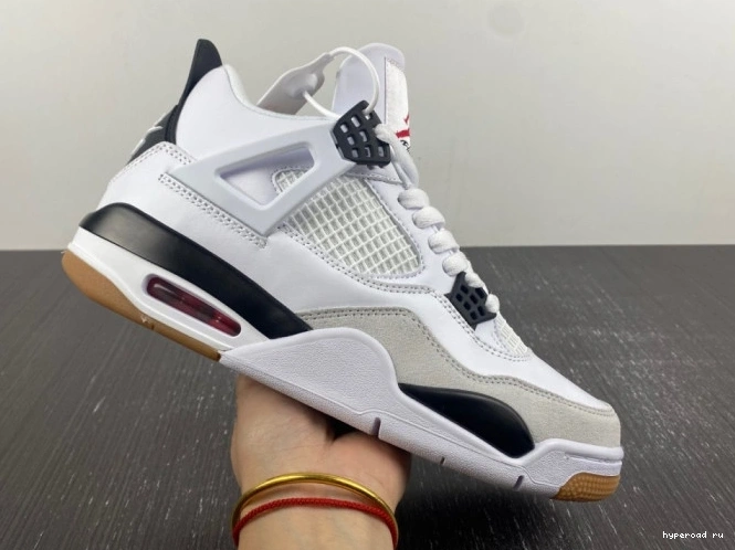 4 SB Jordan DR5415-100 x Nike Air 0902